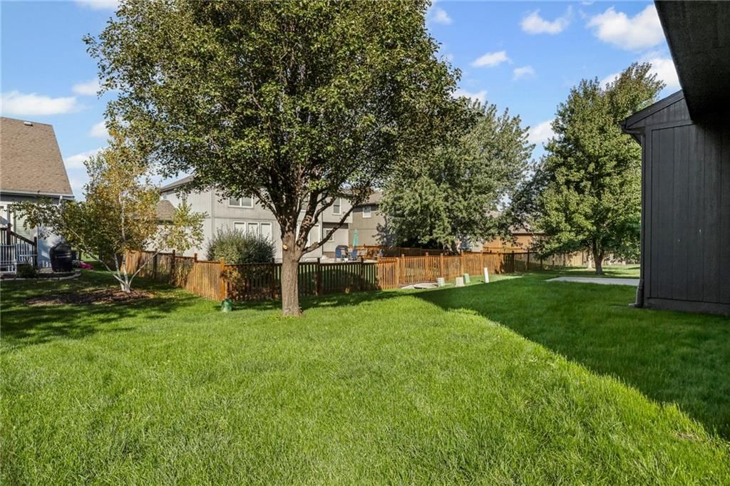 16170 S Laurelwood Street — photo 31