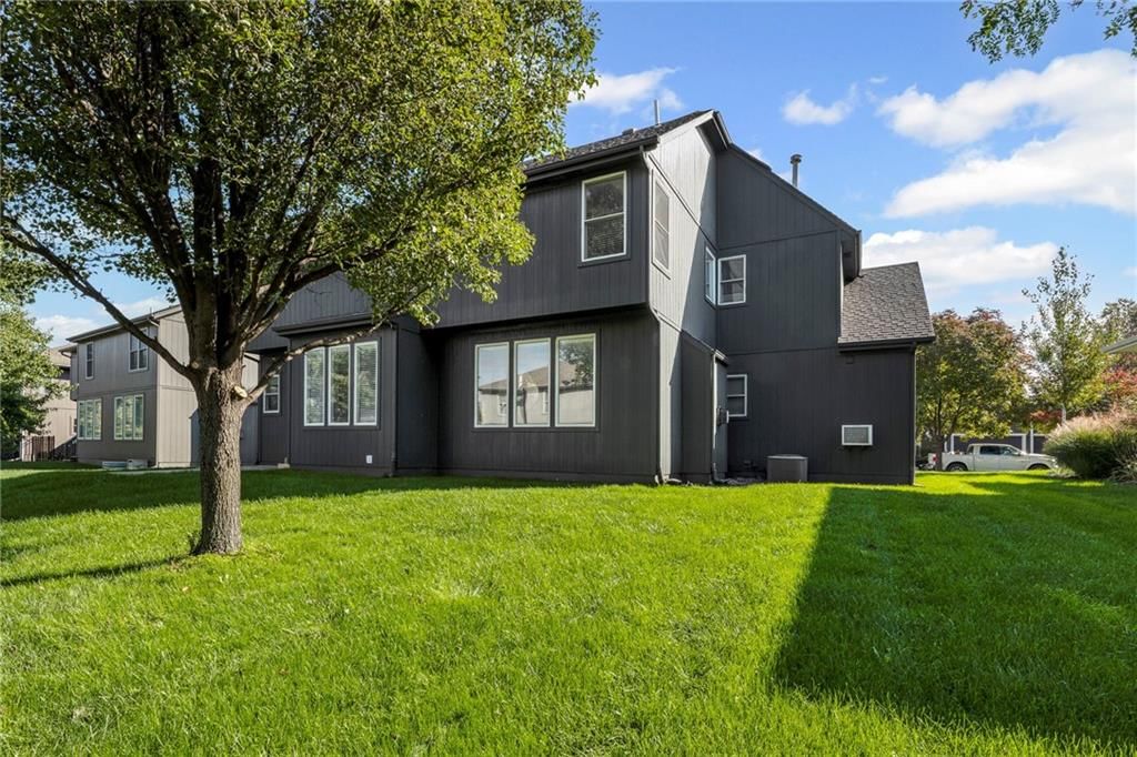 16170 S Laurelwood Street — photo 33