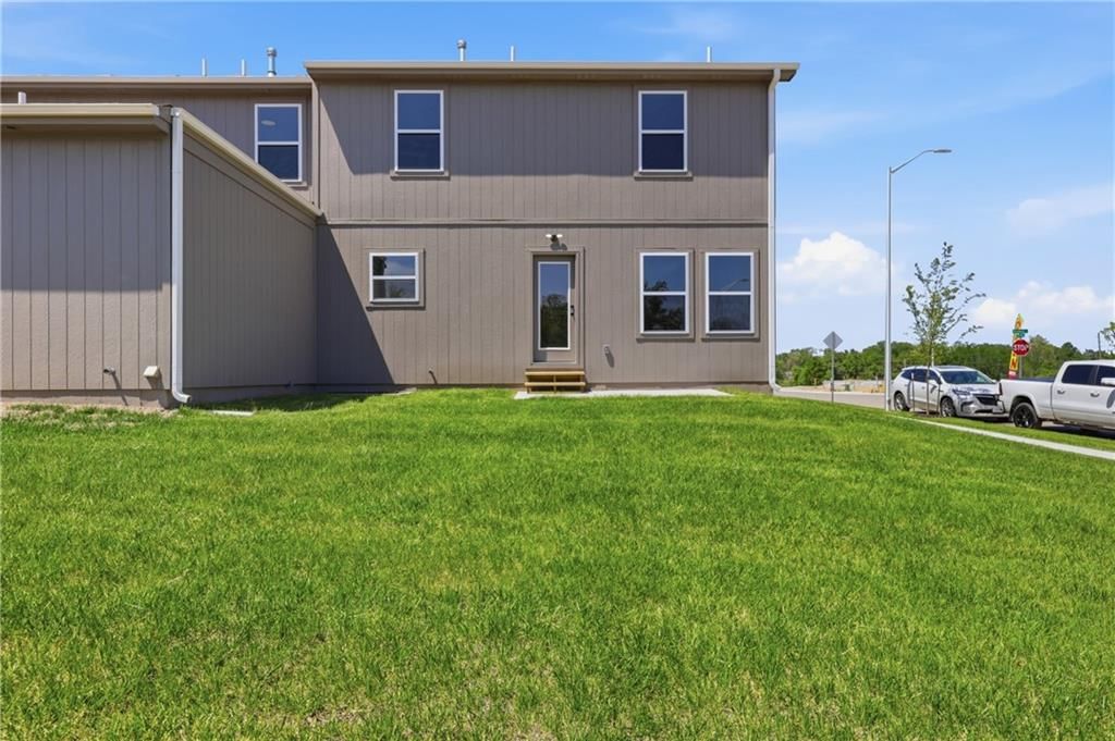 4705 Brentwood Avenue — photo 2