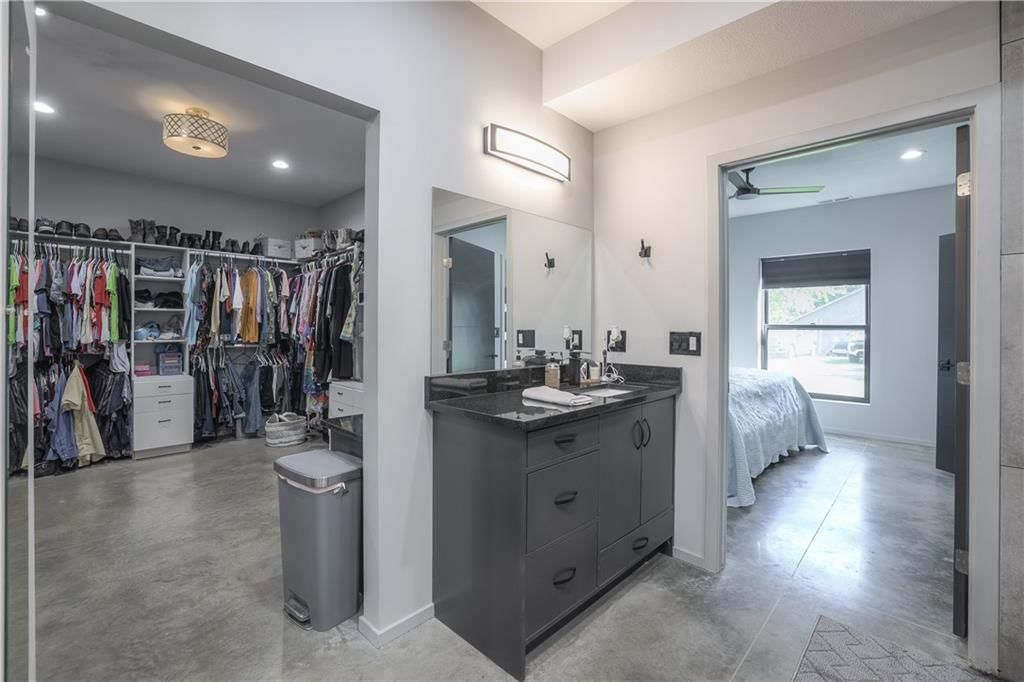 105 Hebar Street — photo 15