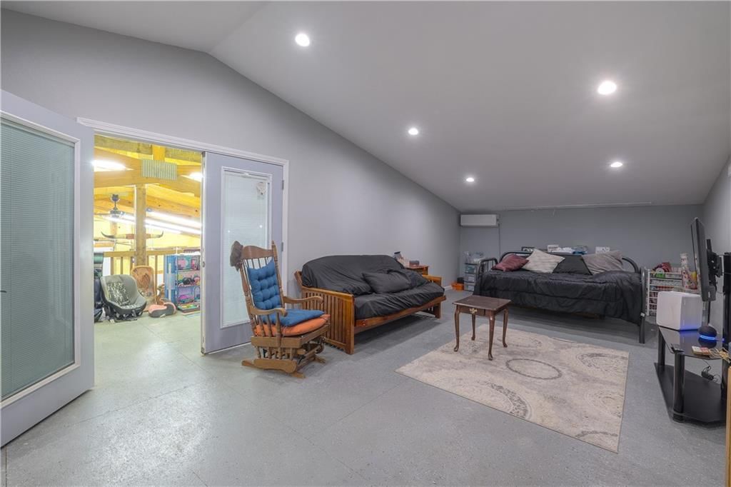105 Hebar Street — photo 22