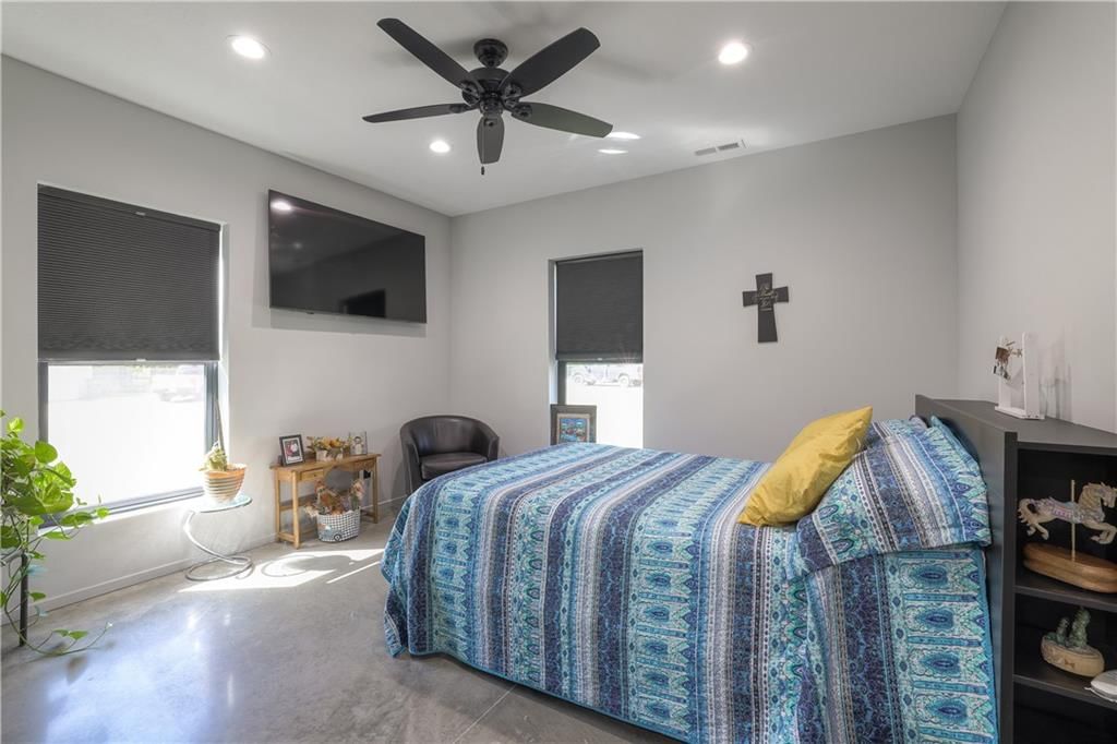 105 Hebar Street — photo 31