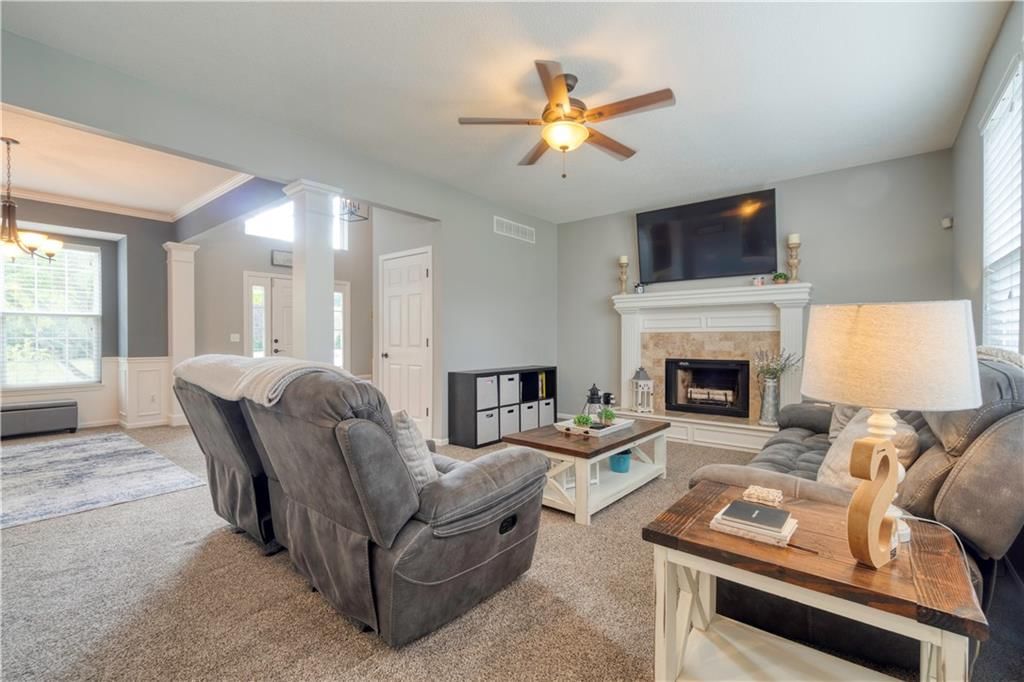 Photo 10 of 58 - 15577 S Arapaho Street