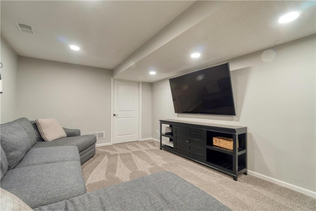 Photo 35 of 58 - 15577 S Arapaho Street