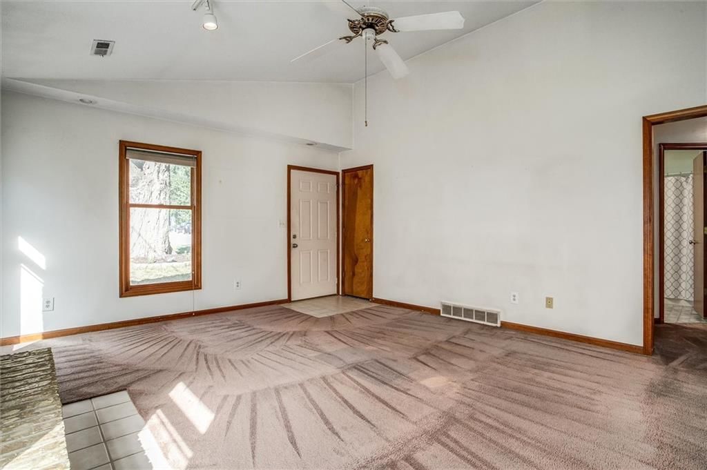 Photo 6 of 26 - 514 1/2 SW 15th Street