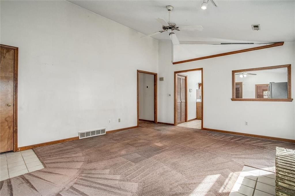 Photo 7 of 26 - 514 1/2 SW 15th Street