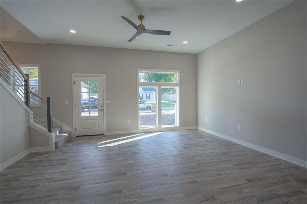 308 E Nichols Street — photo 2