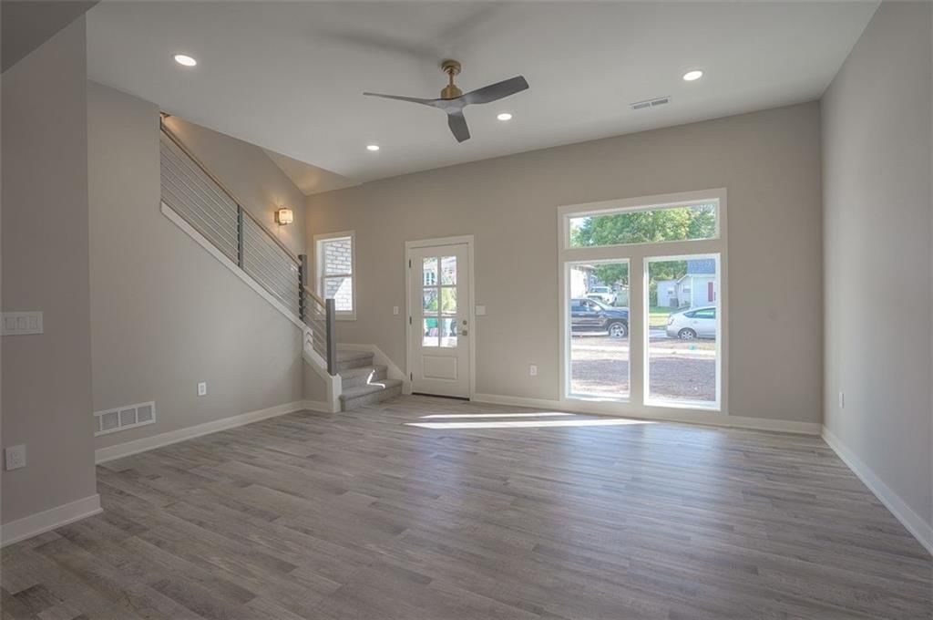 308 E Nichols Street — photo 3
