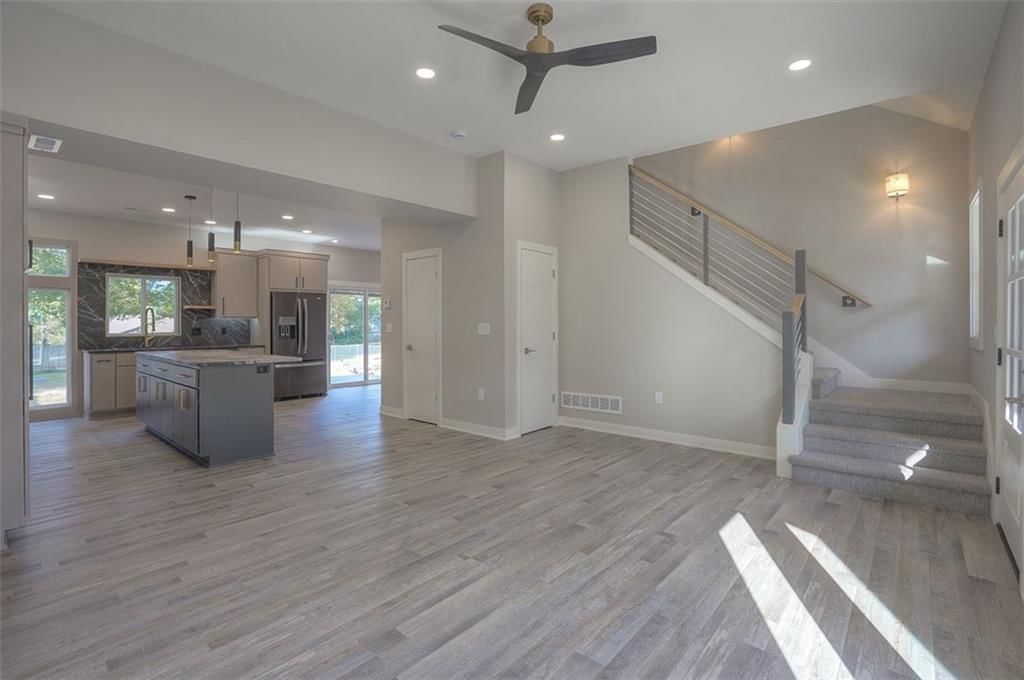 308 E Nichols Street — photo 4