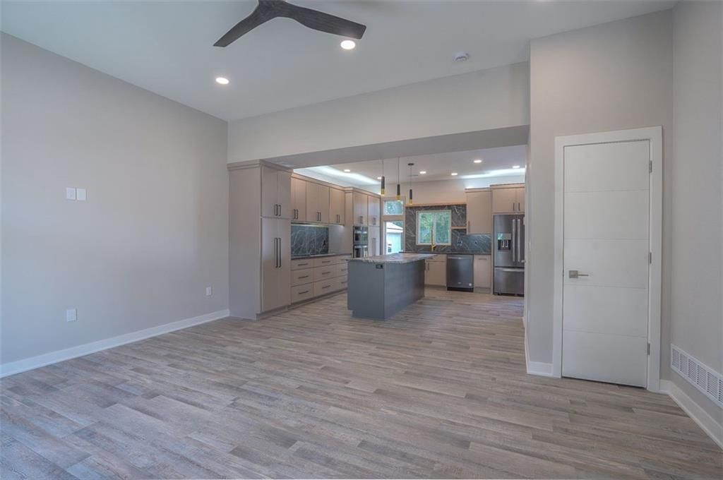 308 E Nichols Street — photo 6