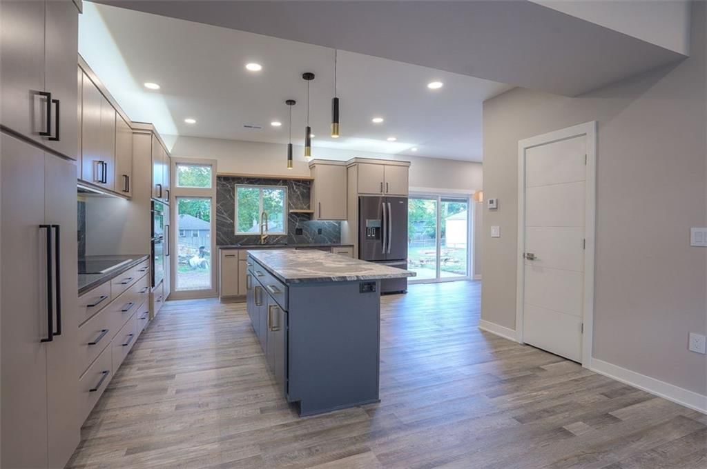 308 E Nichols Street — photo 8