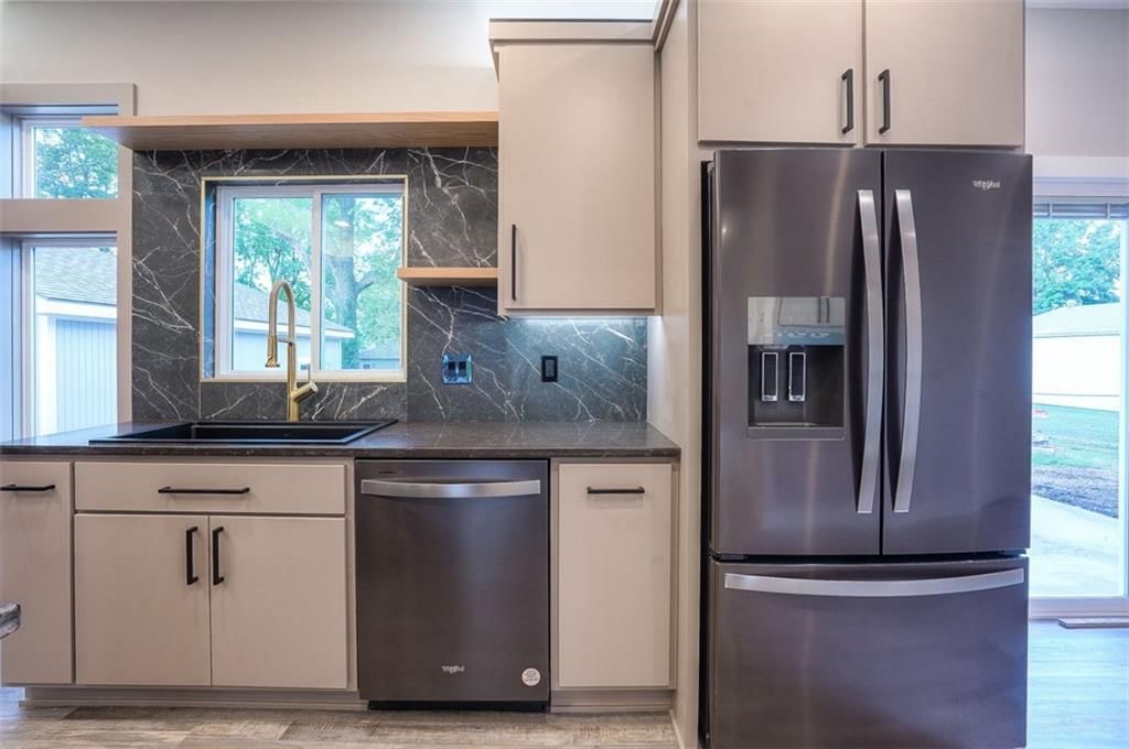 308 E Nichols Street — photo 11