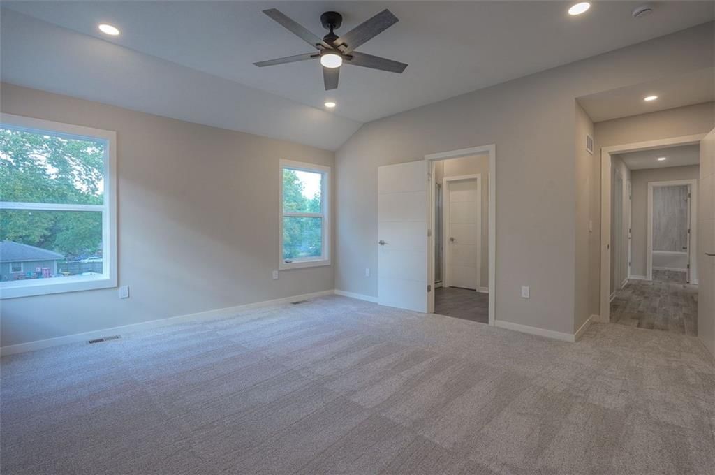 308 E Nichols Street — photo 16