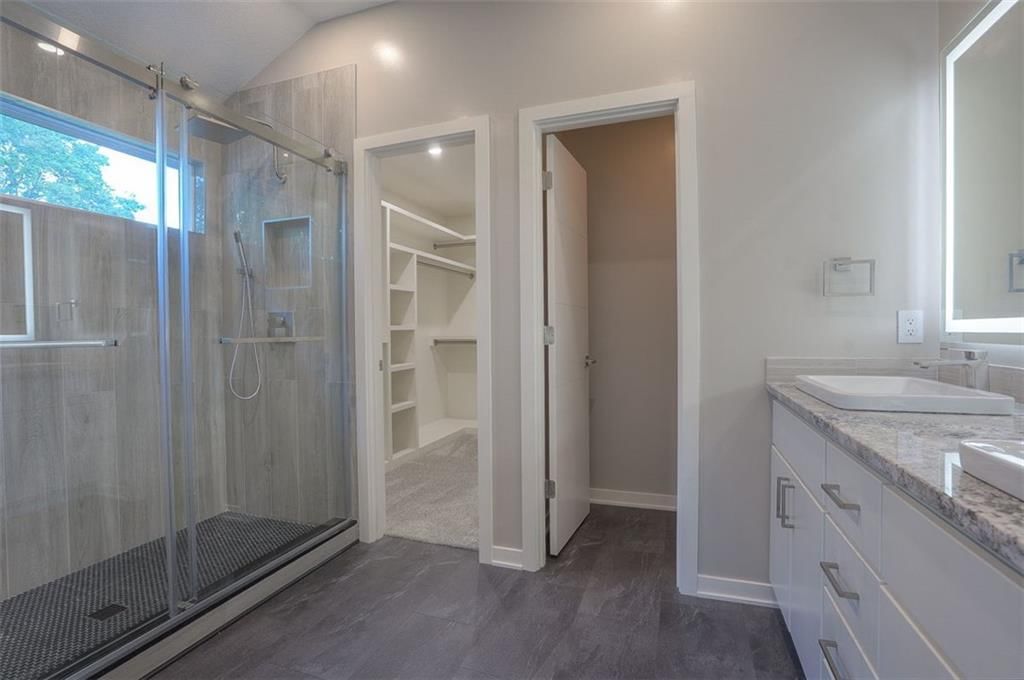 308 E Nichols Street — photo 17