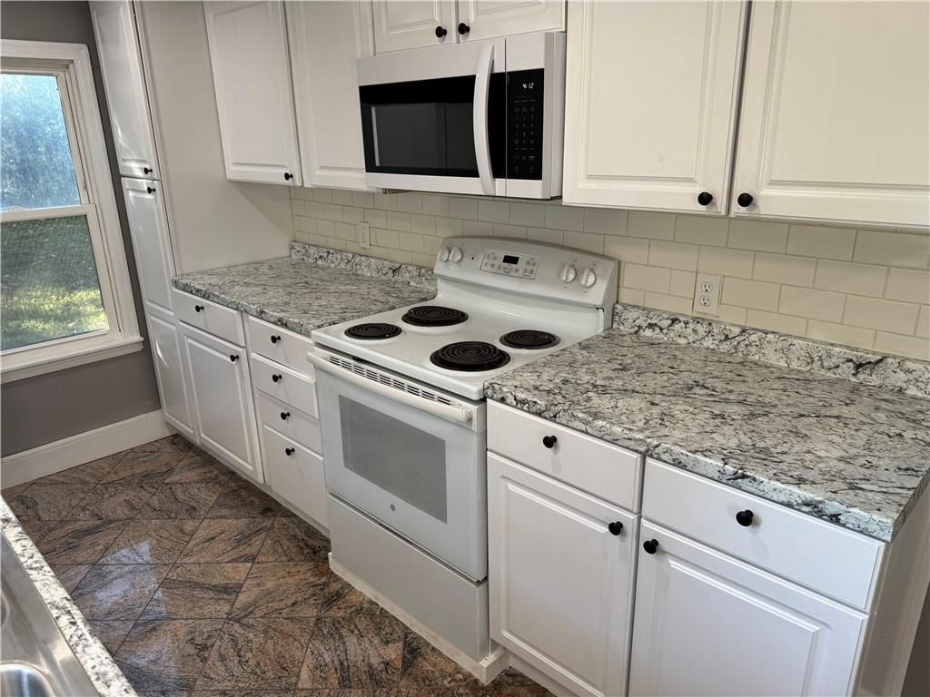 Photo 9 of 22 - 2320 S 50th Street