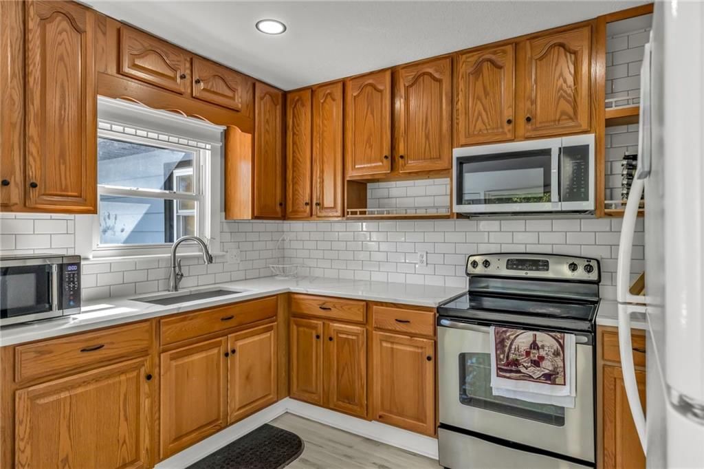 818 W 30 Street — photo 11
