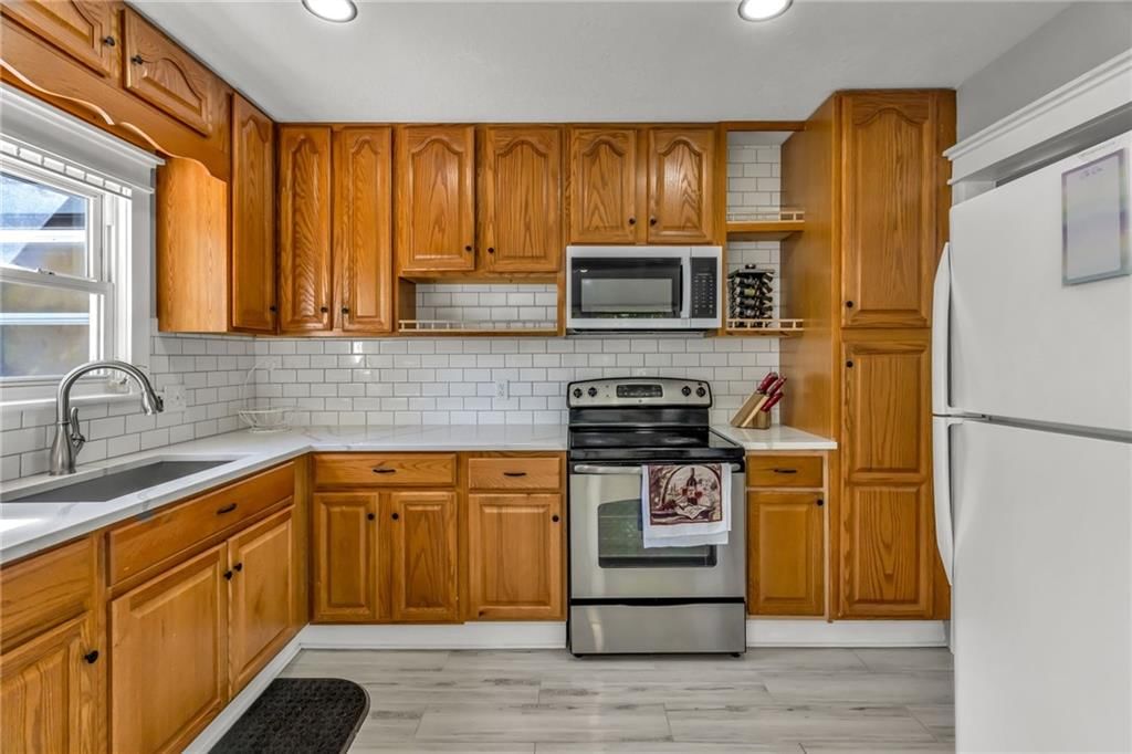 818 W 30 Street — photo 12