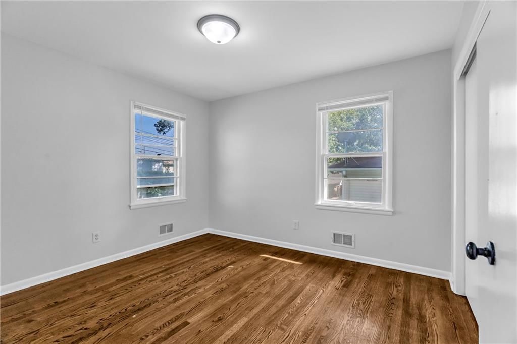 Photo 11 of 30 - 304 SW 7th Street Terrace