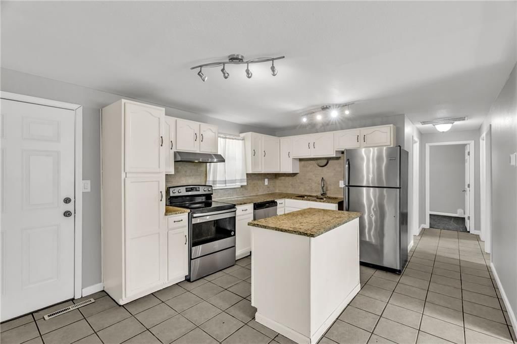 810 NE 62nd Street — photo 11