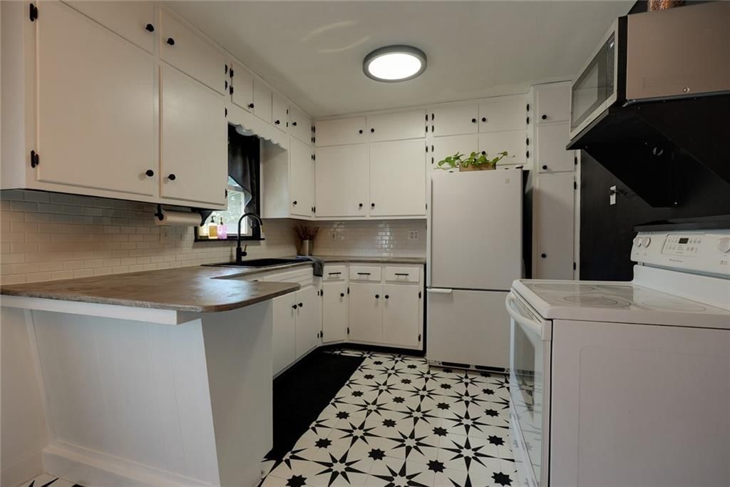 2608 S Baker Road — photo 9