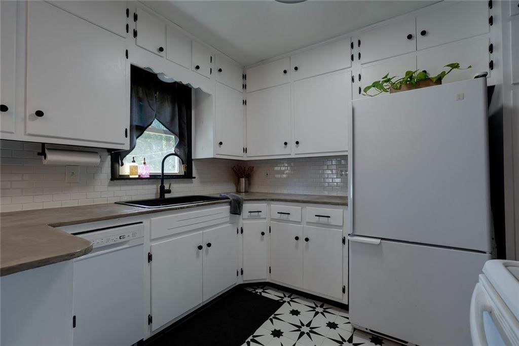 2608 S Baker Road — photo 11