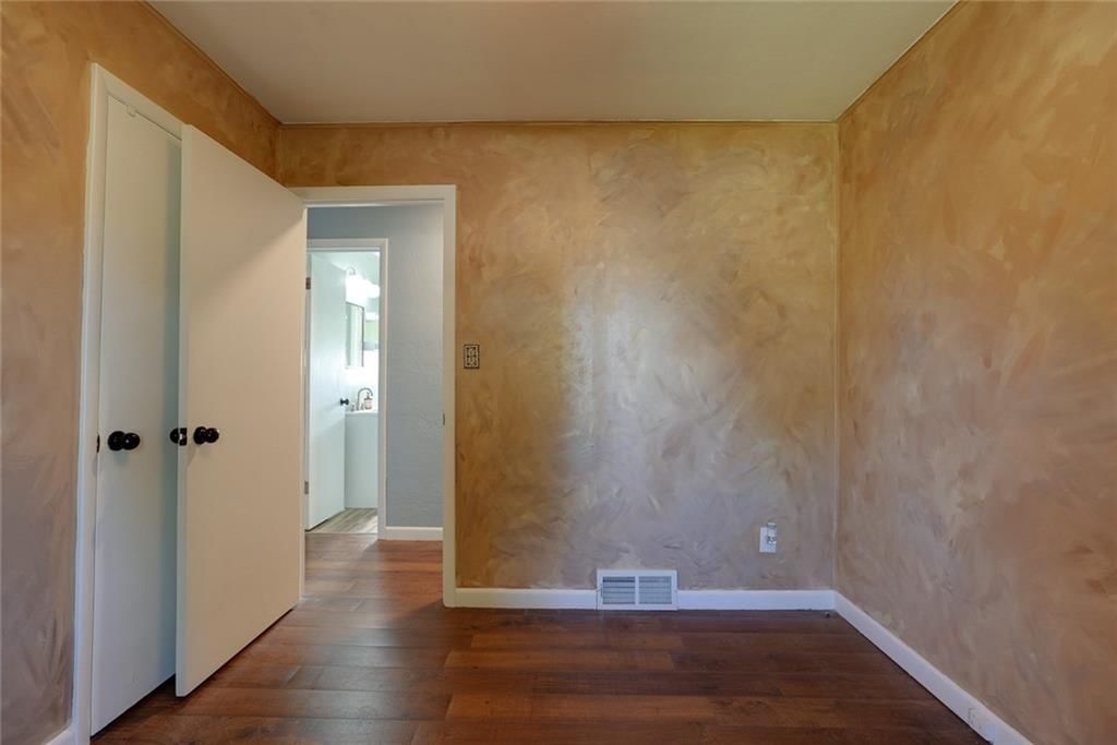 2608 S Baker Road — photo 15