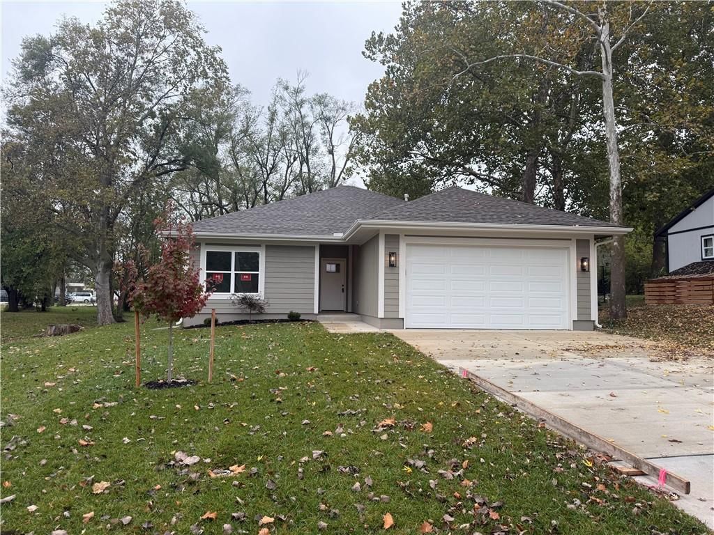 313 1/2 Clearview Drive, Pleasant Hill, MO