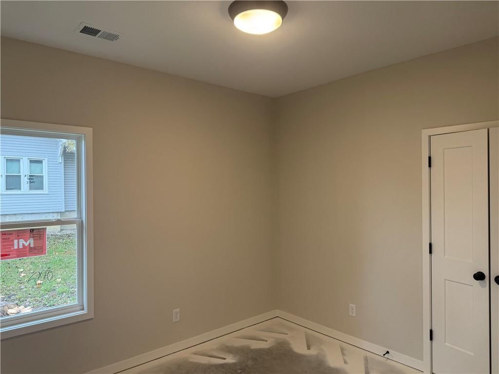 313 1/2 Clearview Drive — photo 4