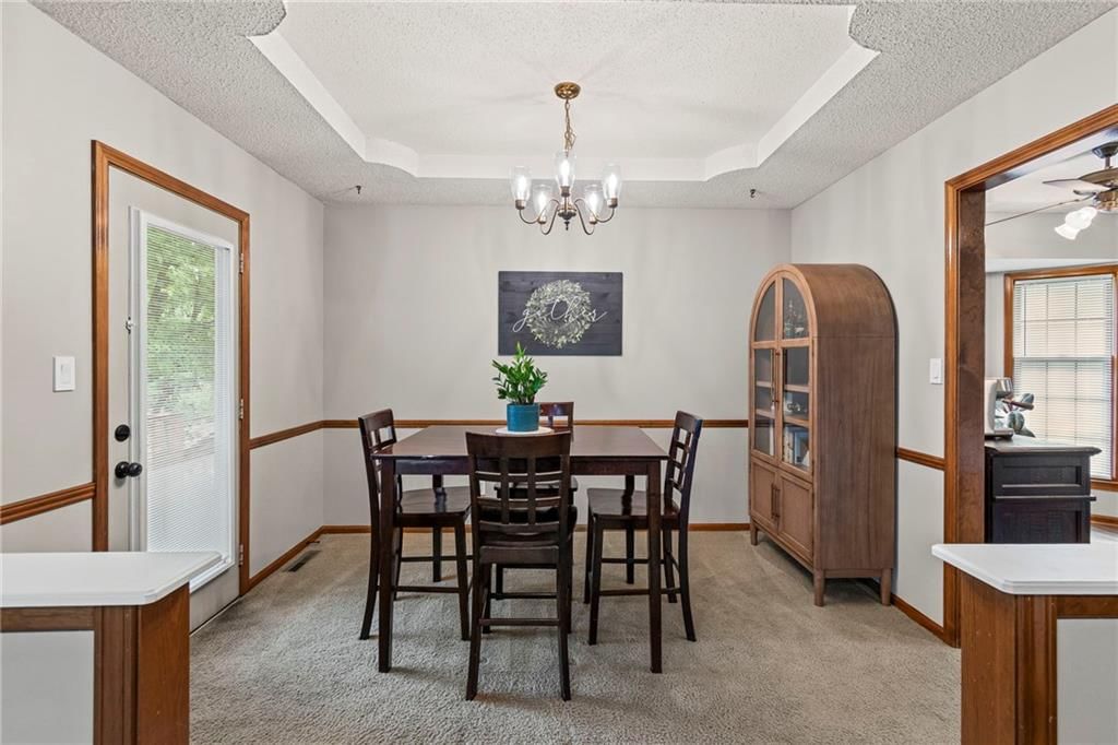 Photo 9 of 26 - 510 SE Greenridge Drive