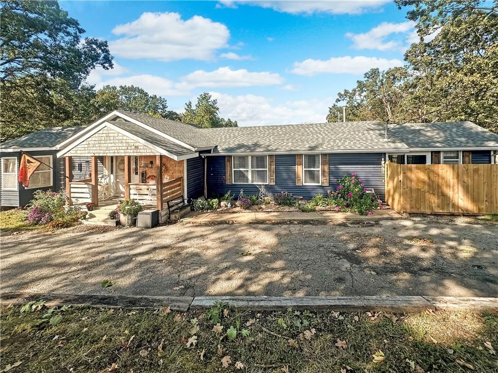 19617 Lakeview Avenue — photo 4