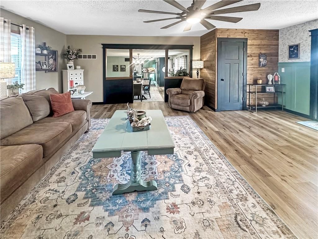 19617 Lakeview Avenue — photo 8