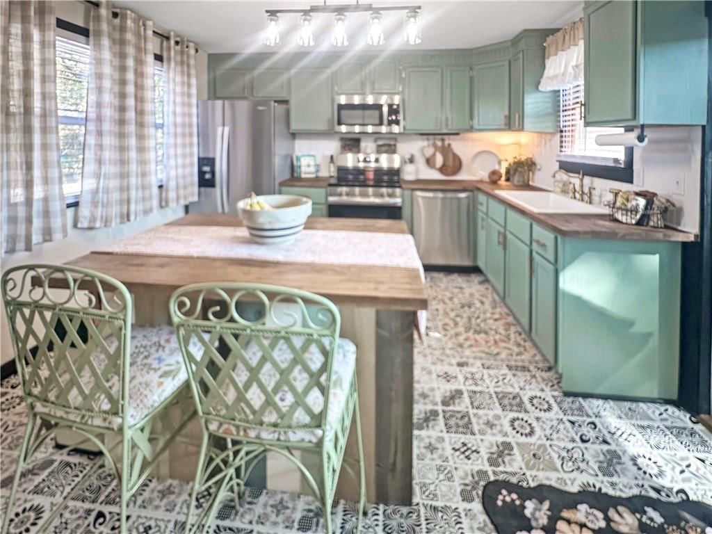 19617 Lakeview Avenue — photo 18