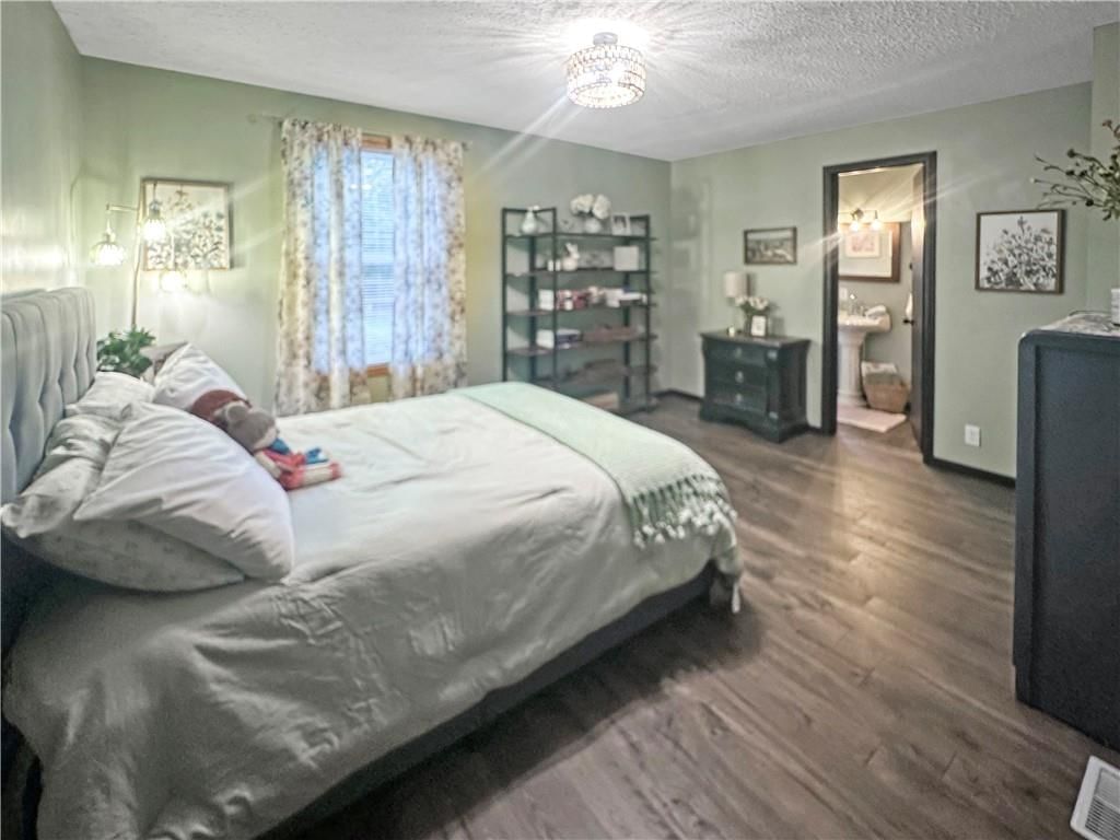 19617 Lakeview Avenue — photo 30