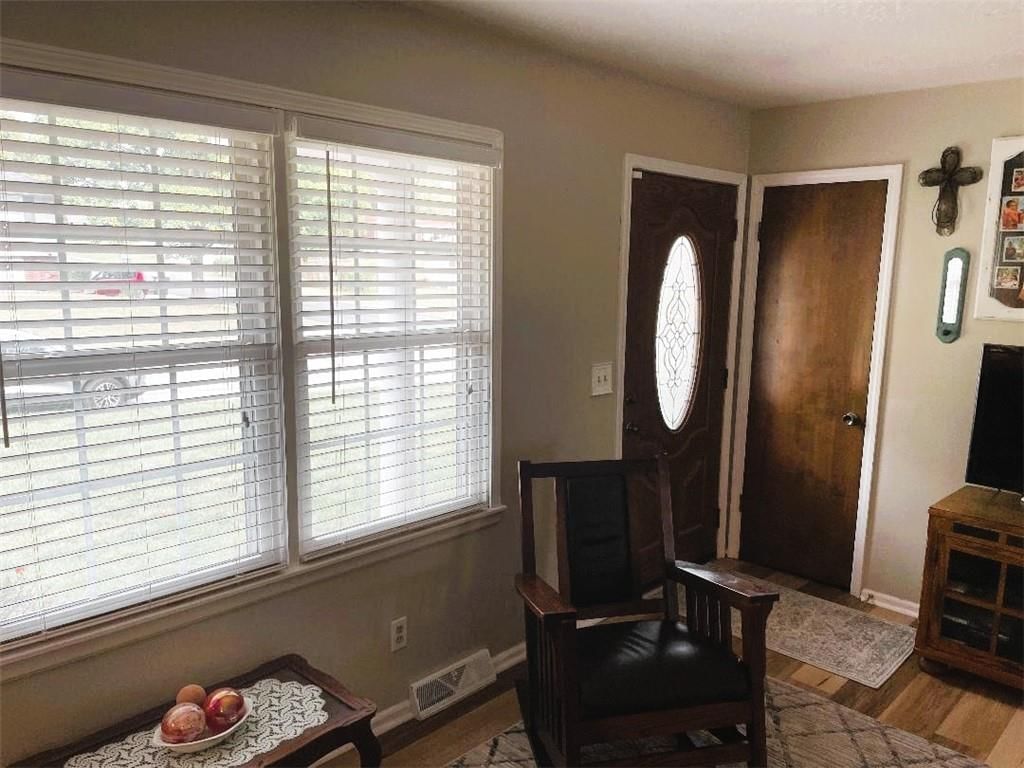 102 SW Moore Court — photo 5