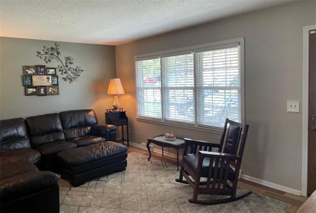 102 SW Moore Court — photo 7