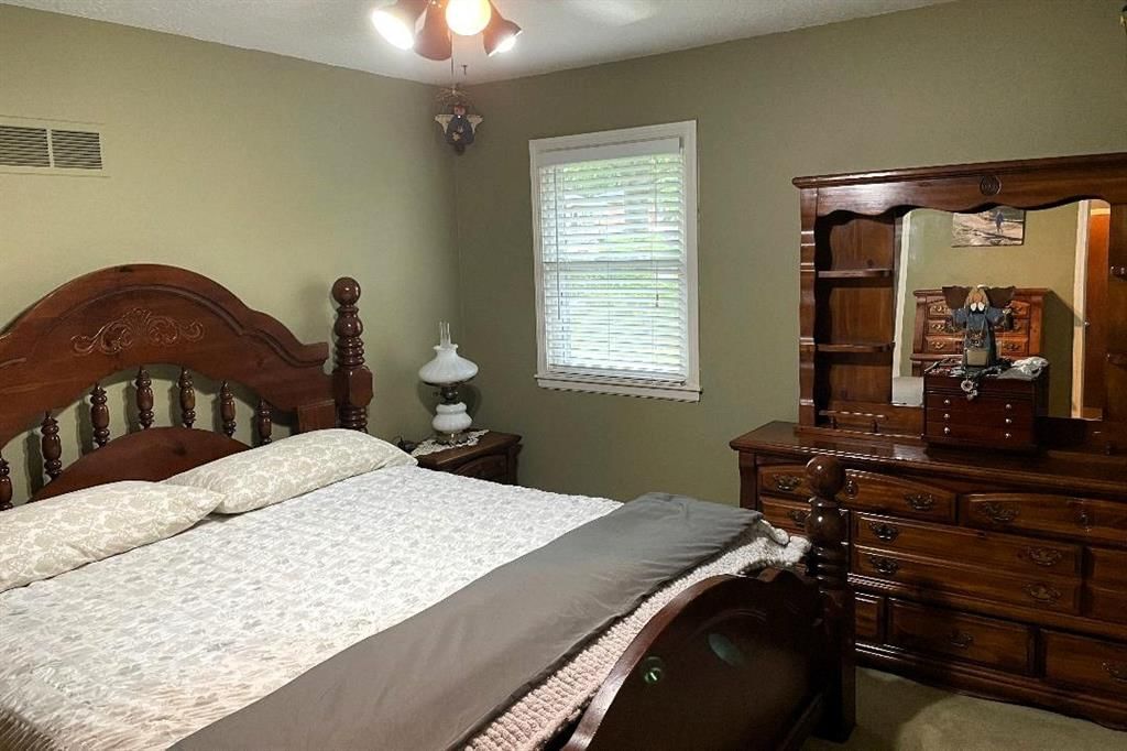 102 SW Moore Court — photo 15