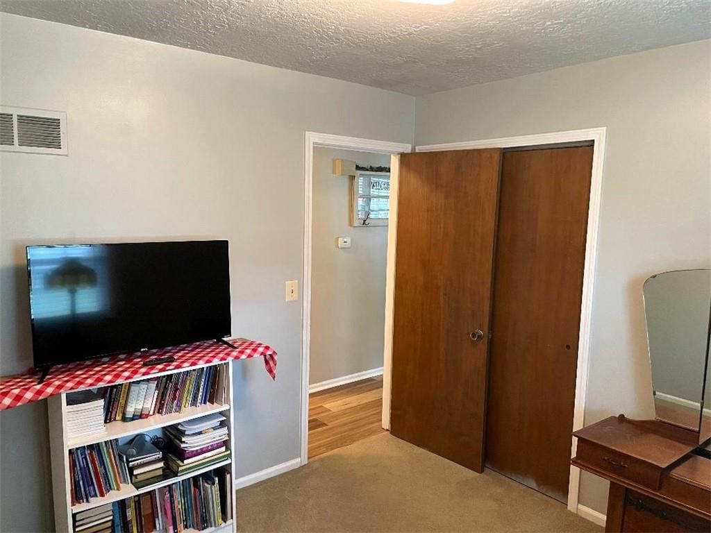 102 SW Moore Court — photo 22