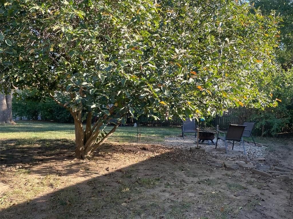 102 SW Moore Court — photo 35