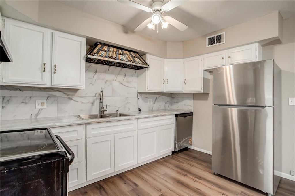 301 N Hudson Street — photo 13