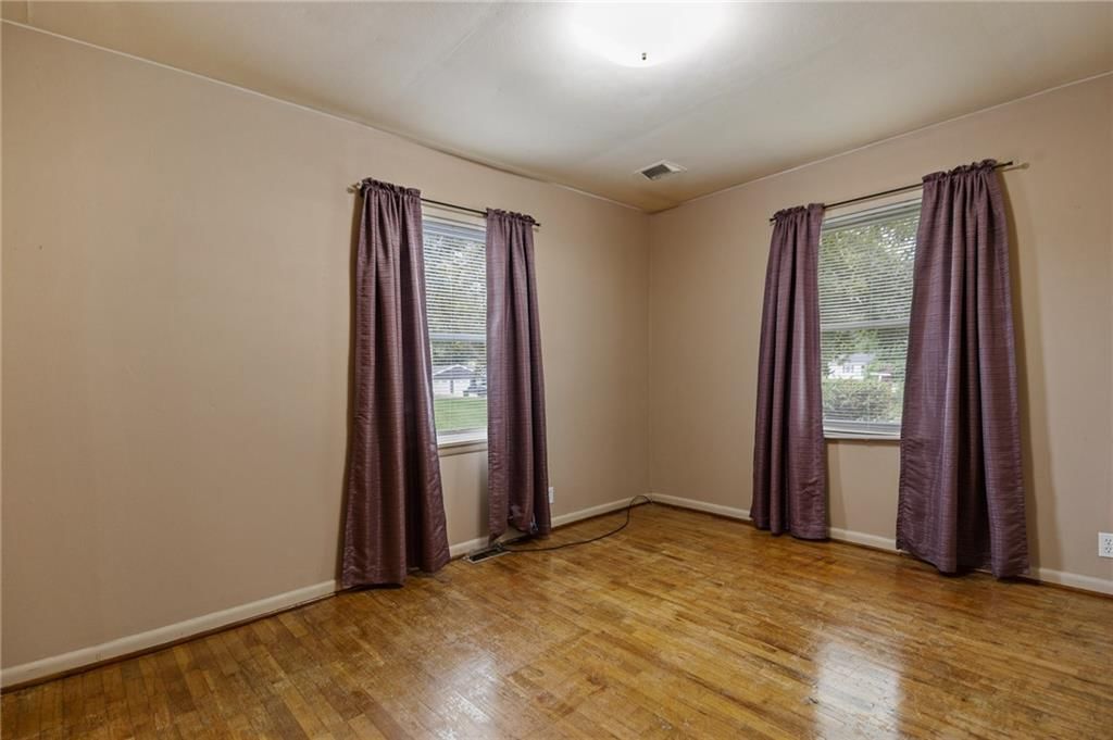 1720 E 7th Street — photo 11