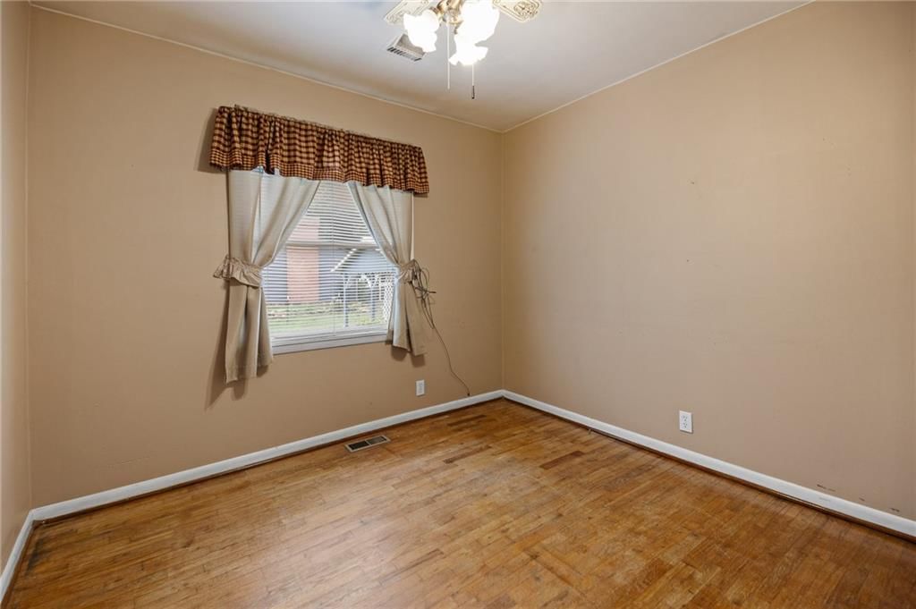 1720 E 7th Street — photo 15