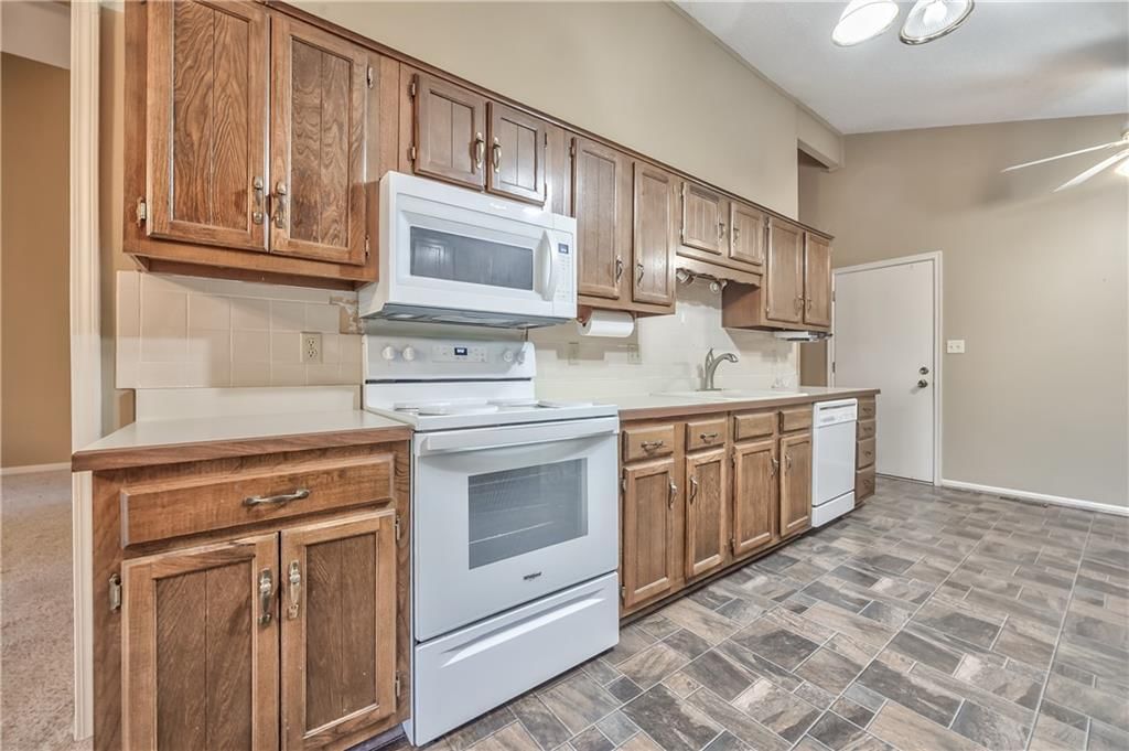 16513 W 133rd Street — photo 9
