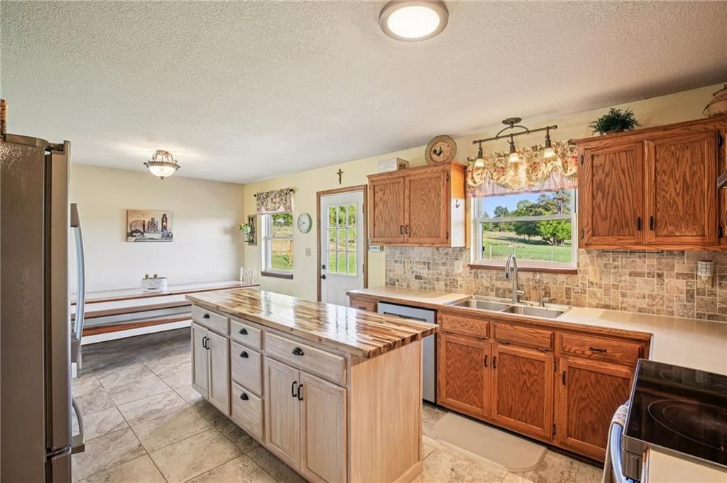 601 NW 400 Road — photo 38