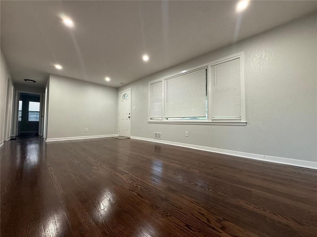 3818 E 71 Terrace — photo 7