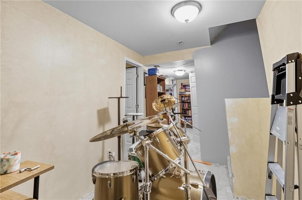 209 Cross Creek Drive — photo 22