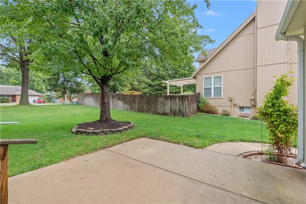 Photo 5 of 35 - 3107 S Cochise Avenue