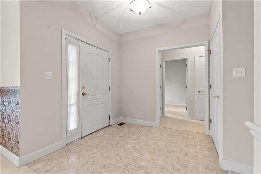 Photo 6 of 35 - 3107 S Cochise Avenue