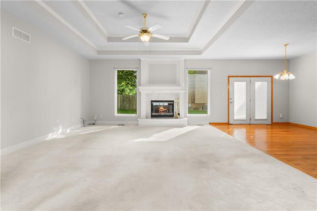 Photo 8 of 35 - 3107 S Cochise Avenue