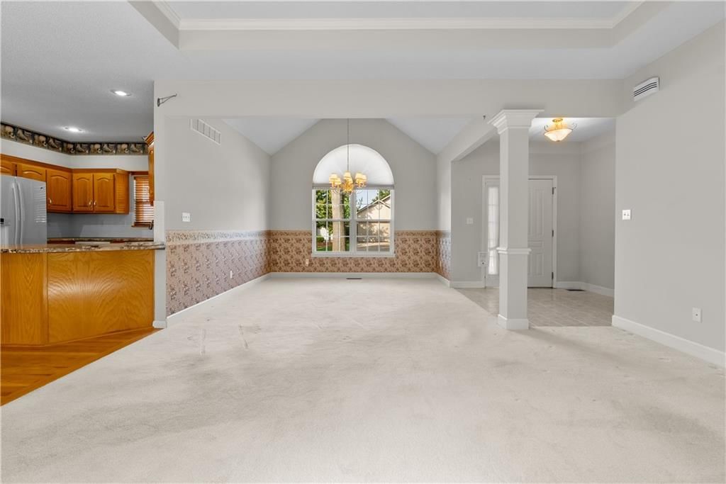 Photo 11 of 35 - 3107 S Cochise Avenue