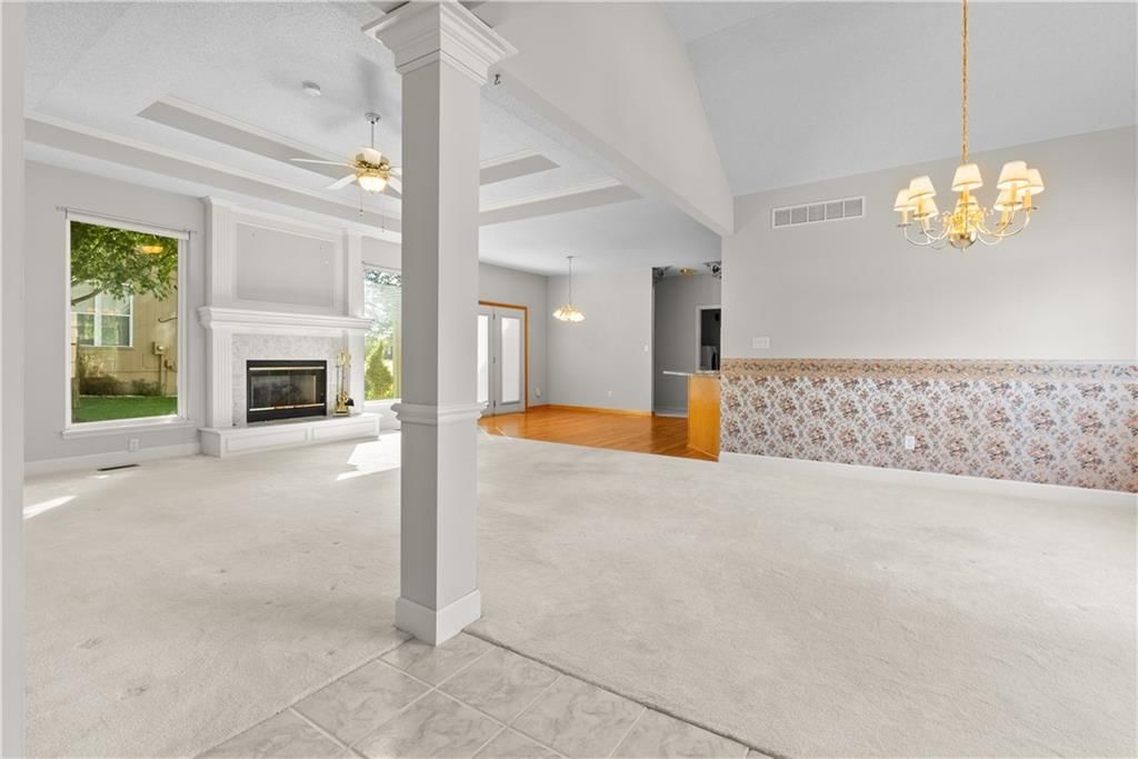 Photo 12 of 35 - 3107 S Cochise Avenue